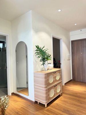 Rent a 1.20-pound bedroom full of Dlusso County 2.