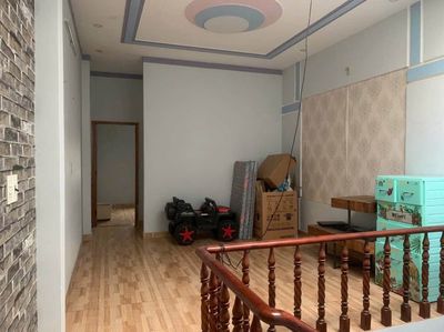 Rent a ground floor near the Winter Market.