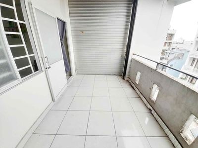 The Bancol studio is available near the literary university -- the cheap air machine.