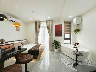 Open up the entire studio super-balcony-full interior.