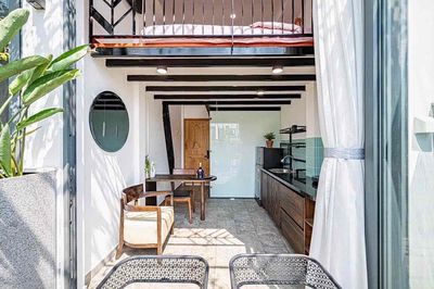 mini-Calm - free balcony near the toilet