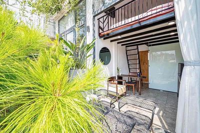 mini-Calm - free balcony near the toilet