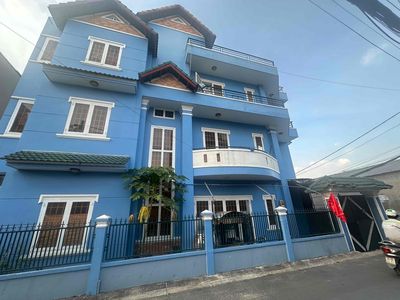Rent room-- clean, secure, good price.