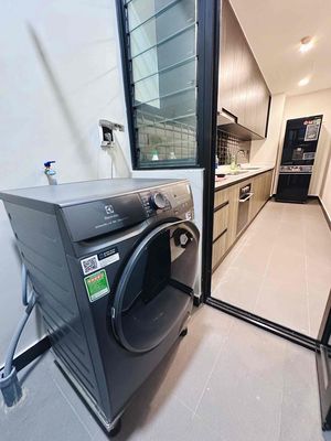 Three bedrooms, three toilets, 4th.