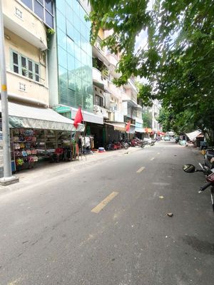 Rent a house on the East Market, 5-Stair District - 4 x 9-5-P.