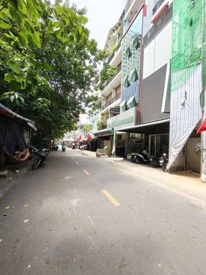 Rent a house on the East Market, 5-Stair District - 4 x 9-5-P.