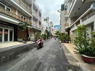 Renting the beautiful house Thái Phiên Thái Phiên District 11 area: 3 m5 x 12 meters. 4th floor bedroom.