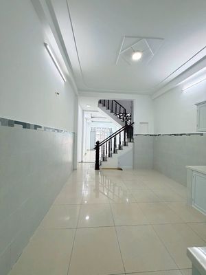 Rent a cash house in the area of Lea – Tân Phú: 4 x18 meters, 3rd floor new