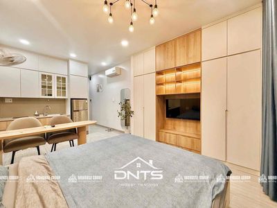 The downtown apartment is 40 meters of furniture near the City Market, Metro.
