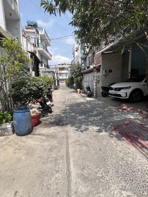 Rent an alley 413 lvq, 6 meters clear, 5.2 x16, 4 stories, 6 rooms. 15 million.