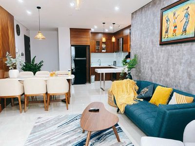 We'll rent Sunrise City good price for the key studio, 1 bedroom, 2 bedroom, 3 bedrooms for 9 million.