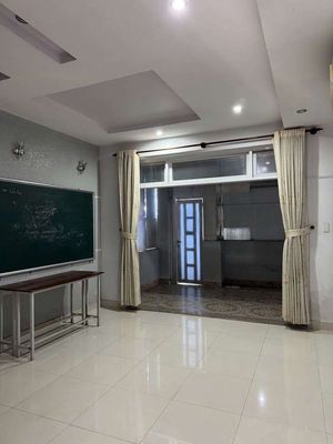 20 million a month -- four-story bedroom, five Phan Chu Trinh toilets, Bình Thạnh, 4403 meters.