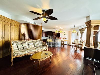 Rent the lancaster 1-- 75 M2, one bedroom.