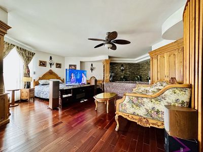 Rent the lancaster 1-- 75 M2, one bedroom.