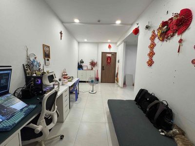 Rent a Ricca apartment. A bathroom. Six million.