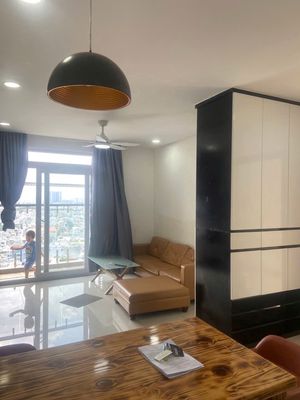 Rent three bedrooms western catatal. 15 million a month of home like this, right there