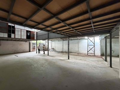 rent warehouses
