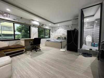 Nice studio - full interior