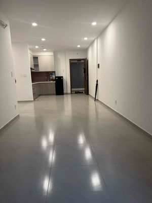 Rent an apartment an empty five million, 7 million interiors.