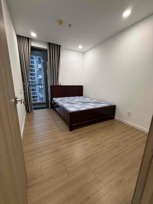Rent an apartment an empty five million, 7 million interiors.