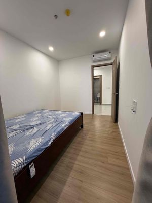 Rent an apartment an empty five million, 7 million interiors.