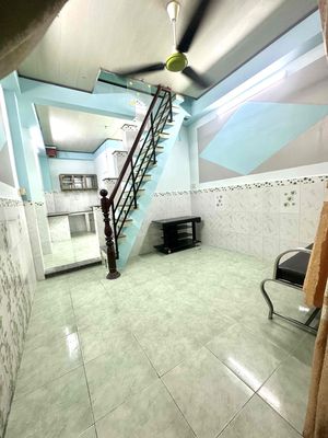 Renting by the market. She used 60 M2 - mms percre, a tether.