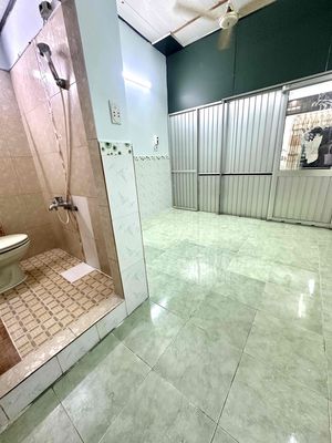 Renting by the market. She used 60 M2 - mms percre, a tether.