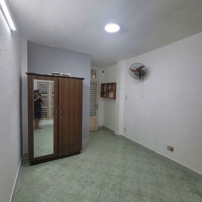 Two bedrooms, two bathrooms, nine million. Bình Thạnh