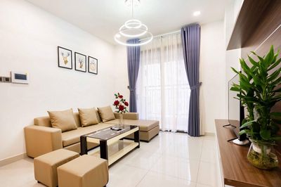 Rent two bedrooms. A Saigon Royal building. 4th District, 19 million worth of furniture.