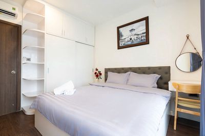 Rent two bedrooms. A Saigon Royal building. 4th District, 19 million worth of furniture.