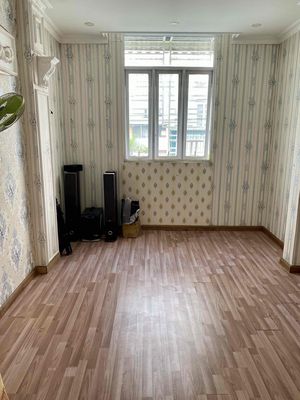 Rent room on the second floor.
