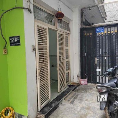 Nơ Trang Long Alley. 2 second floor bedroom for 9 million.