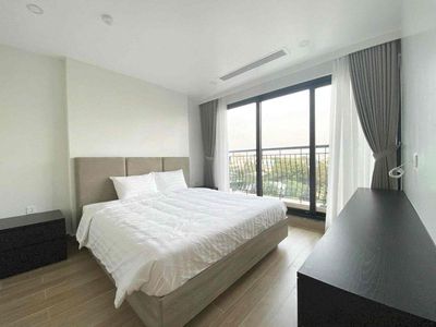 High School Services apartment, full Nthx.