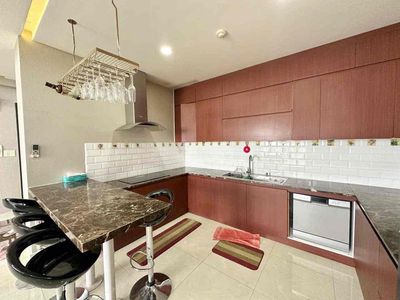 Rent the Orchard Parkview apartment 3 bedrooms 2 105 meters near the park