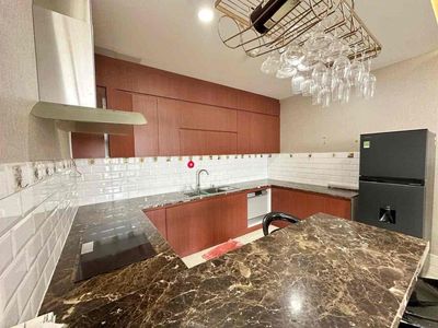 Rent the Orchard Parkview apartment 3 bedrooms 2 105 meters near the park