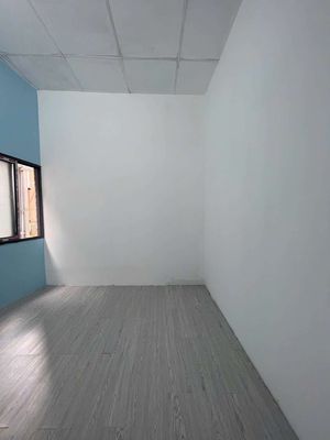 Go to the service apartment