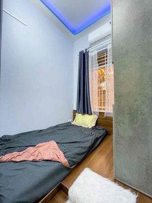 Two bedrooms. One big balcony toilet. Four Tull interior cars near the University of Science