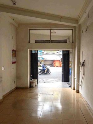 Hire the Bùi Đình Tuý Street Front House Near Mode, LQTM