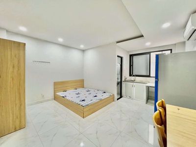 The sky window studio is wide enough furniture to kill the peace district 11