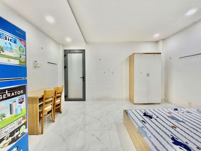 The sky window studio is wide enough furniture to kill the peace district 11