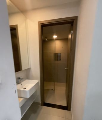 River Panorama Z.5 meters 2 bedrooms. A bathroom, basic interior.