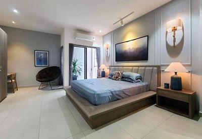 So let's rent out a 1 P in Sunrise CityView in 7th.