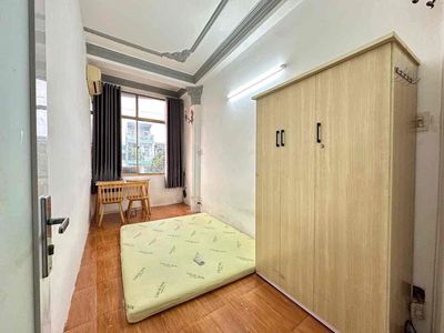 Rent two bedrooms. 50 meters. Four-three cars near Li.