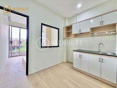 The apartment of a balcony bedroom is located near Phan Đăng Lưu.