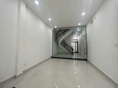 The Sư Vạn Hạnh-4x17-6 bedrooms is available.