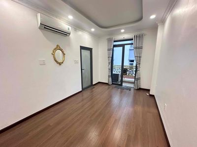 Rent Thành Thái District 10, 4 bedroom 5 toilets, Home, Office