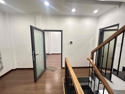 Rent Thành Thái District 10, 4 bedroom 5 toilets, Home, Office