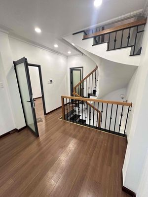 Rent Thành Thái District 10, 4 bedroom 5 toilets, Home, Office