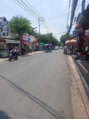 Rent a two-sided house 6 x 30 meters of Nguyễn Thị Kiểu.