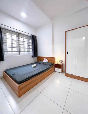We need to clear a motel near the airport. Two bedrooms.